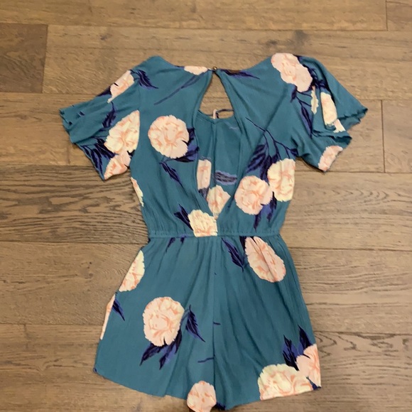 Billabong romper - Picture 2 of 2